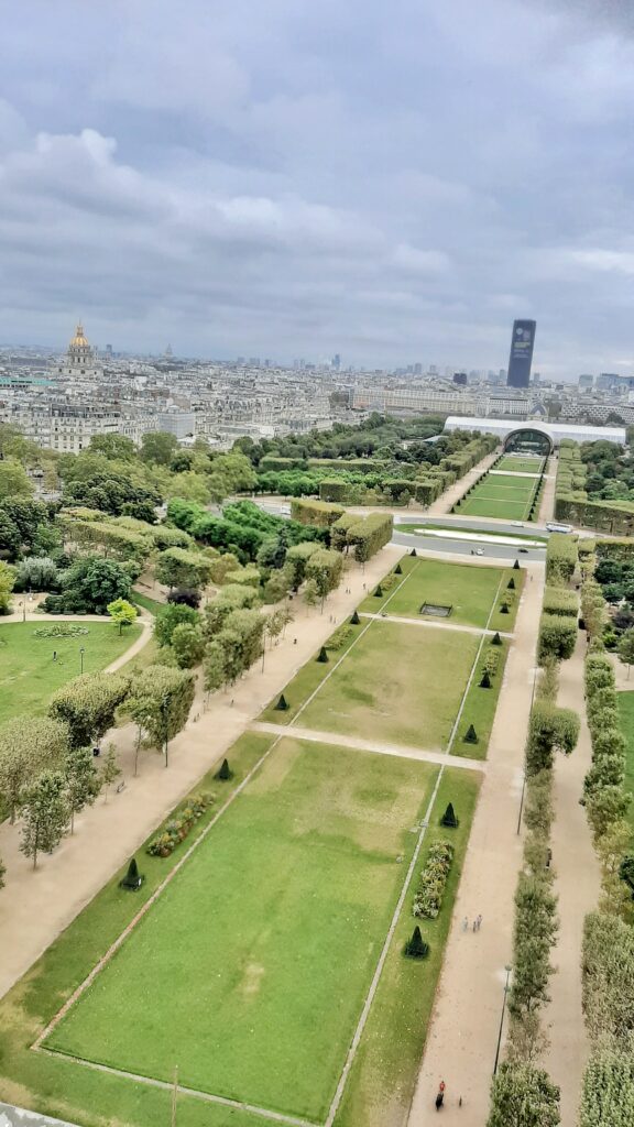 Widoki z wieży Eiffla - pierwszy raz w Paryżu. Co warto zobaczyć? Porady i moje wrażenia. 